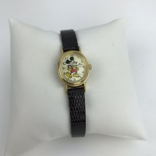 Vintage Lorus Disney Mickey Mouse V81 5070 Gold Tone Quartz Women’s Petit Watch