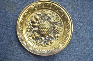 Vintage England Brass Wall Hanging Plate 9.  5 " Fruits,  Pineapple,  Pear,  Leaves.