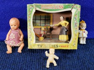 3 Vintage Miniature Dolls 1 Es Germany & Tv Scenes By Marx Old Mother Hubbard