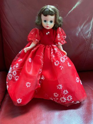 Adorable Vintage Madame Alexander Cissette Doll Brunette In Pretty Dress