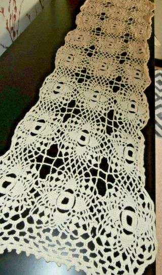 Vintage Cream Cotton Hand Worked Crochet Lace Table Runner 11 " X 38 "