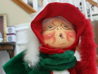 VINTAGE ANNALEE DOLL - Christmas Caroling Mrs.  Claus Large 30 Inch - on Wood Base 8
