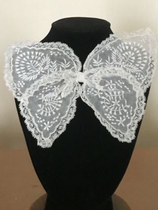 Edwardian Butterfly - Shaped Woman Tie - Muslin Fabric Hand Embroidered