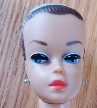 Vintage Fashion Queen Barbie Doll W/wigs & Blue Band Huge Lips N/mint 1day