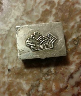 Vintage 925 Silver Small Pill Box With Fo Dog Enbossed On Front Made In Peru