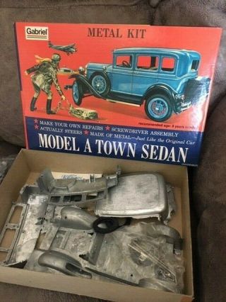 Vintage 1970 ' s GABRIEL HUBLEY MODEL A TOWN SEDAN Metal Model Car Kit 4857 3