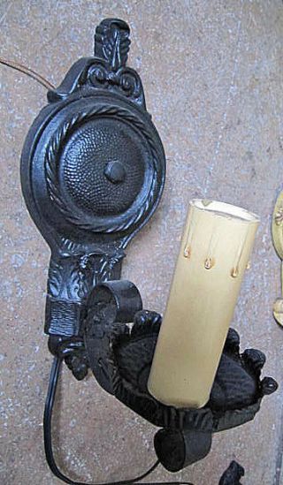 VINTAGE SPANISH REVIVAL WALL MOUNT IRON SCONCE 1930 ' S WIRED READY TO USE 2