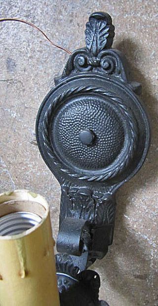 VINTAGE SPANISH REVIVAL WALL MOUNT IRON SCONCE 1930 ' S WIRED READY TO USE 3