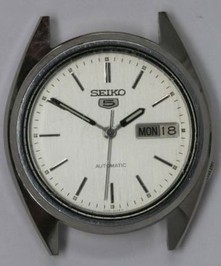 Vintage Mens Steel Automatic Seiko 5 Day Date Wristwatch.  7009 - 3040.  21jewels.