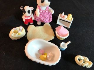 Calico Critters Sylvanian Families Bath Time with Baby (with Cows) 2