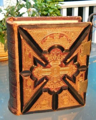 Huge Antique 1892 Pronouncing Parallel Holy Bible Illustrated With Brass Clasps