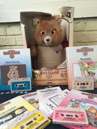 Vintage Teddy Ruxpin Bear With 4 Books And Matching Cassettes With Box