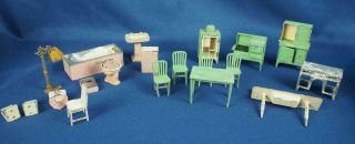 Vintage Tootsie Toy Metal Dollhouse Doll House Furniture Bathroom Kitchen Lamp 2