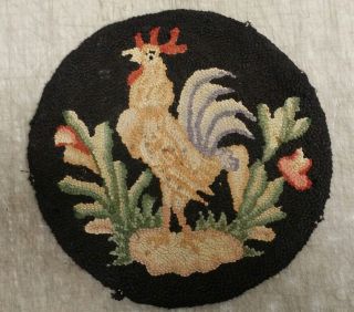 Antique 15 - 1/2 " American Folk Art Crowing Rooster Primitive Hooked Rug Chair Pad