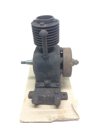 Antique Briggs And Stratton Model FH Engine crank case Cylinder piston block etc 2