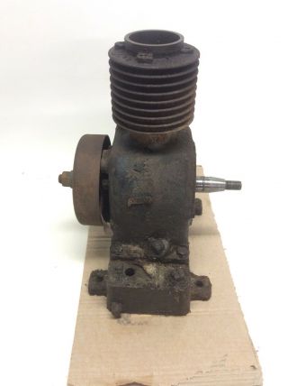 Antique Briggs And Stratton Model FH Engine crank case Cylinder piston block etc 7