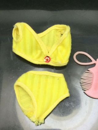 Vtg 1970s Mego Maddie Mod Yellow Stripe Bikini Swimsuit,  Pink Hair Comb 3