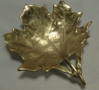 1950 Virginia Metalcrafters Solid Brass Sugar Maple Leaf Trinket Dish Tray (a)