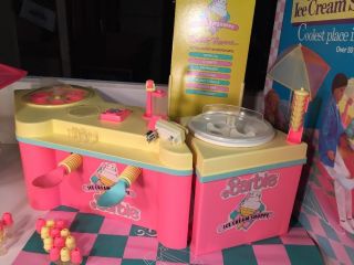 Vintage 1987 Barbie Ice Cream Shoppe Shop Real Ice Cream Maker & Box 4