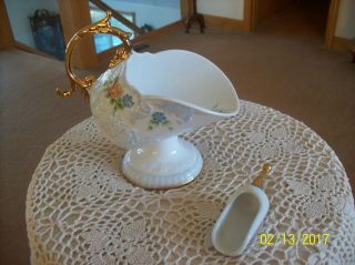 Victorian Style Porcelain Vintage Hand Painted Gilt Gold Sugar Bowl With Scoop