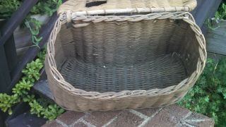 VINTAGE Fishing Basket Wicker 4