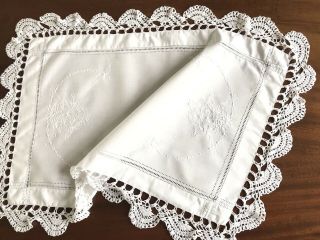 Vintage Hand Embroidered Crochet Lace White Linen Table Centre Cloth 26x18 Inch
