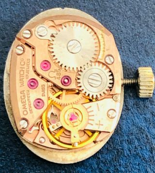 Vintage OMEGA Swiss Made 17 Jewels Mechanical Women ' s Wristwatch Mechanism - RUN 2