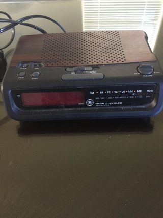 Vintage Ge Fm/am Clock Radio With Woodgrain Finish 7 - 4613a &