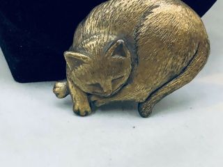 Vtg.  Jj Jonette Antique Gold Tone Sleeping Chubby Kitty Cat Brooch
