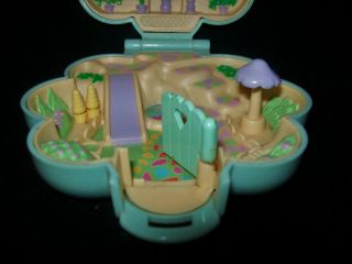 Vintage Polly Pocket Midge ' s Flower Shop and Polly ' s Town House (No Dolls) 4