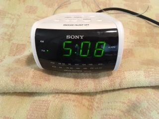 Sony Dream Machine Icf - C112 Alarm Clock Radio W/battery Cover,  Cords,