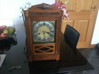 Vintage Large Wood Wooden Mantle Clock & Key 37 X 22.  5 X 13 Cm / 2.  5 Kgs