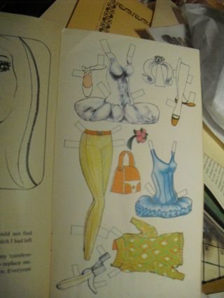 Paper Doll LISA ' S RAVE Doll Dressing Book 1967 printed in Italy UNCUT 2
