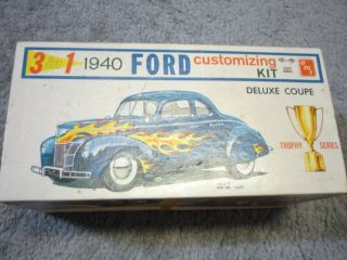 Vintage 1960 Amt 3 In 1 1940 Ford Deluxe Coupe Model Kit Box & Junk Yard Parts