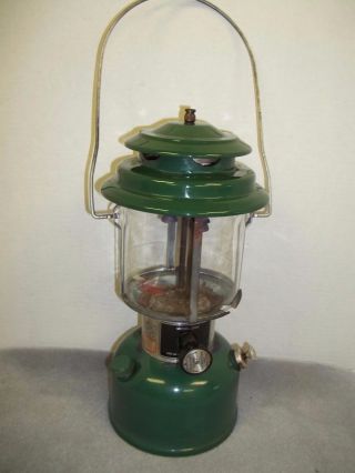Vintage Coleman Lantern Dated 2/82 Model 220k