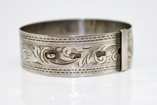 A Antique Art Deco Sterling Silver 925 Engraved Bangle 13421