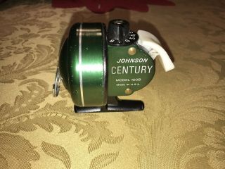 Vintage Johnson Century Model - 100b Spin Cast Fishing Reel