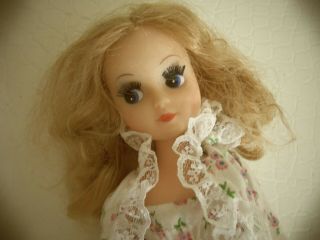 Sindy/fleur Strawberry Blonde Vintage Doll - Flowery Cotton Negligee Set,  Sandals
