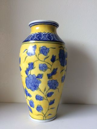 Vintage Chinese Blue & White On Yellow Ground Porcelain Vase 3