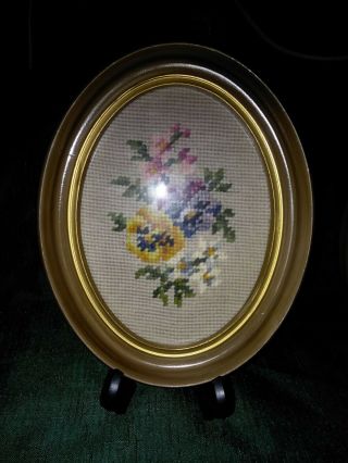 VTG.  ANTIQUE HAND EMBROIDERED PICTURE CROSS STITCH FLOWERS IN A PLASTER FRAME 2