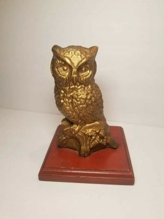 Brass Vintage Owl Gold On Wood Base Decorative Desk Statue Heavy (1)