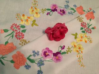 Vintage Hand Embroidered Linen Tablecloth Circle Of Flowers