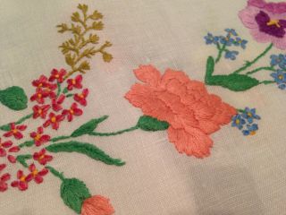 VINTAGE HAND EMBROIDERED LINEN TABLECLOTH CIRCLE OF FLOWERS 3