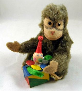 Cheeky Little Old 1950s Tiny Steiff Jocko Monkey With Button