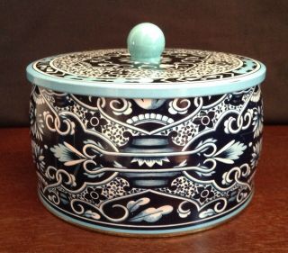 Daher Round Tin,  Blue And White Design Made In England 6.  5 " X 4 "