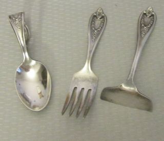 Vtg 1847 Rogers Silverplate Old Colony Baby Set 3p Spoon Fork Pusher Louise