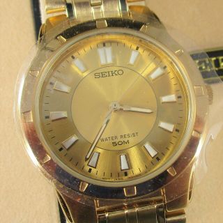 Seiko Wristwatch Vintage 34mm Case Nos Quartz Runs W/ Box