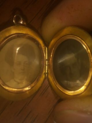 Antique Gold 10kt Plated Photo Locket Pendent S.  B.  C.  Co.  W/ Photos Ma & Pa