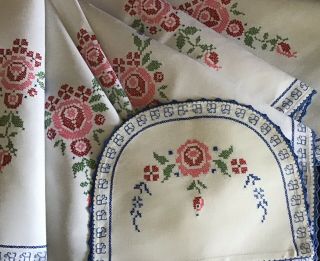 Vintage Linen Hand Embroidered Tablecloth & Tea Cosy Cover Roses