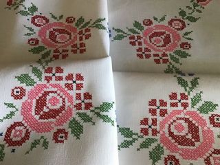 VINTAGE LINEN HAND EMBROIDERED TABLECLOTH & TEA COSY COVER ROSES 4